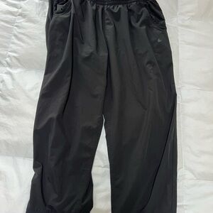 Women’s Black Capri Joggers Size XL